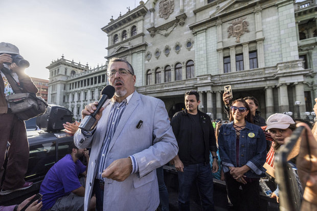 Bernardo Arévalo, presidente electo de Guatemala: “Estamos viendo un golpe de Estado”