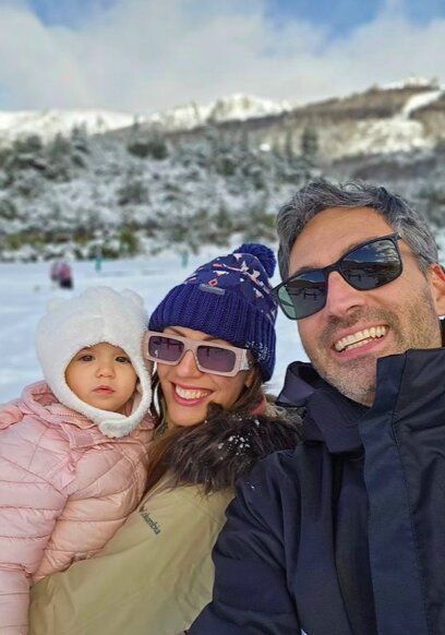 Andy Vila con su hija Emma y Emiliano Álvarez. Foto: Instagram @andyyvila