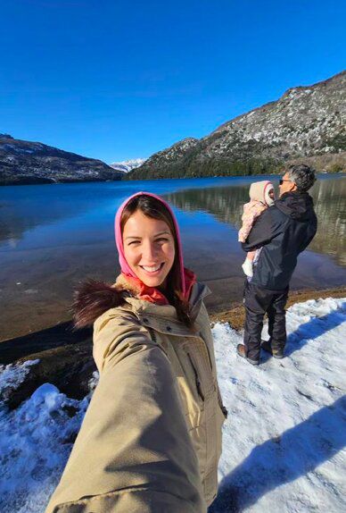 Andy Vila con su hija Emma y Emiliano Álvarez. Foto: Instagram @andyyvila