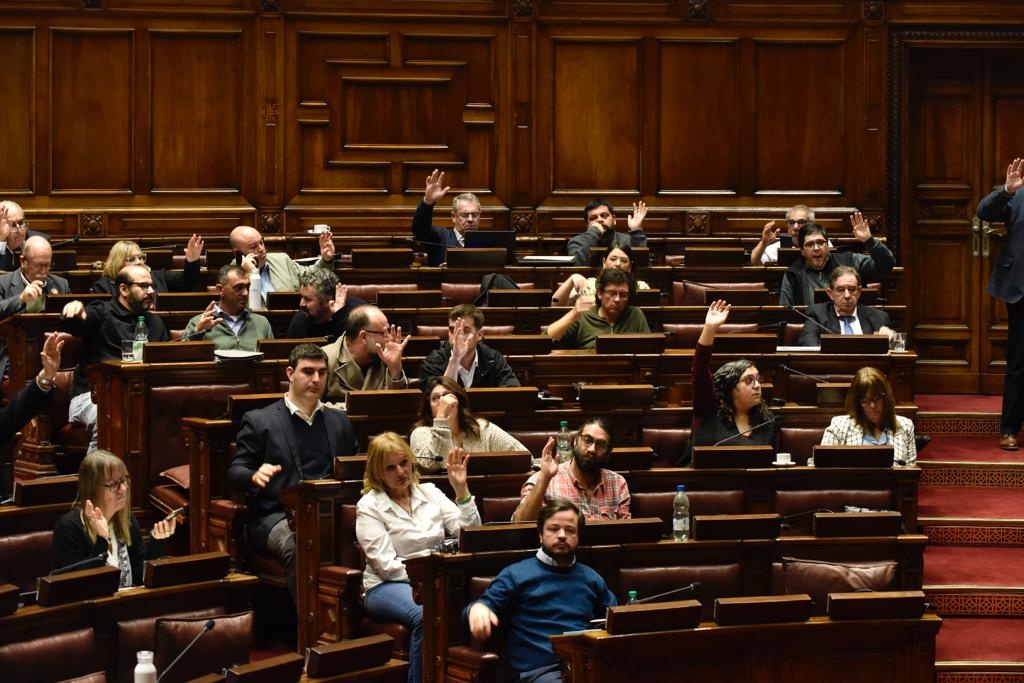 Parlamento extendió hasta el 31 de octubre el subsidio a trabajadores del Frigorífico Casa