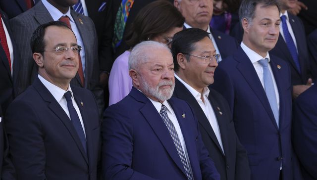 Não é por aí