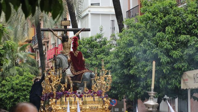 Bailando al cordón de la vereda