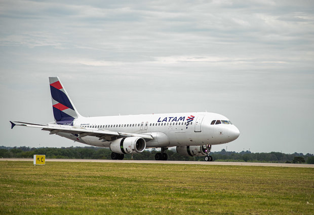 El despiste de una azafata podría haber causado incidente de vuelo de Latam en un Boeing