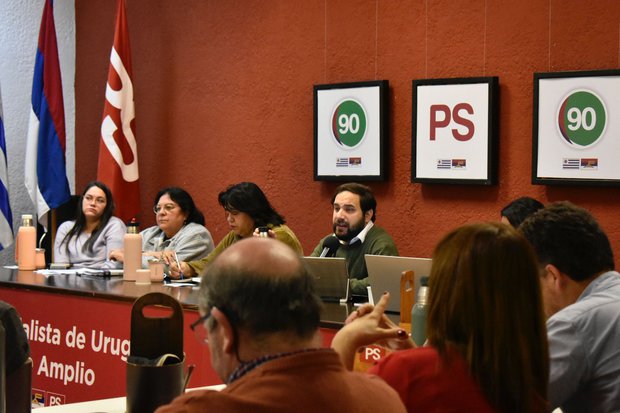 Partido Socialista oficializó su apoyo a la precandidatura presidencial de Carolina Cosse