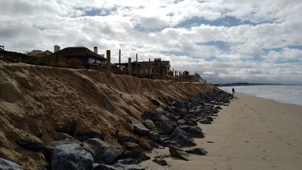 Vecinos de Costa Azul rechazan obra en la playa del balneario rochense y piden revertirla