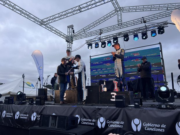 Lacalle fue al TCR World Tour y le dio el premio a Santiago Urrutia