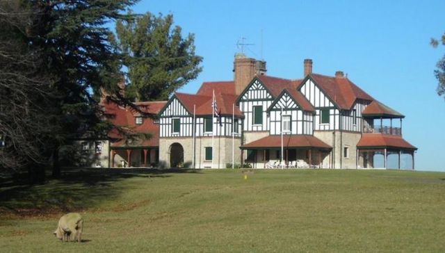 De la tranquera hacia adentro