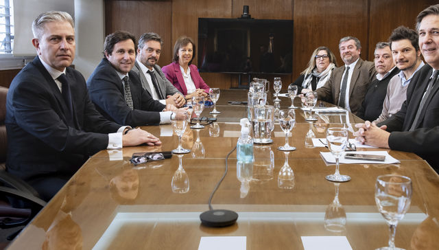 Sigue de largo