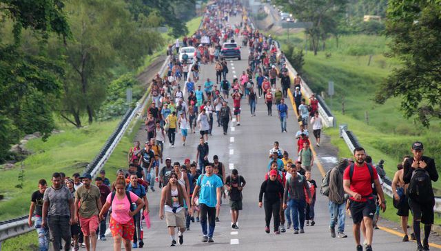 Una mano en el camino