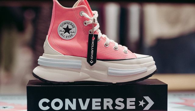 Converse se sumó al “boom rosa” y presentó sus zapatillas Run Star CX en Uruguay