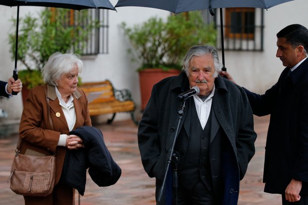 Mujica en Chile: “Hay una patria esperando a las nuevas generaciones en el continente”