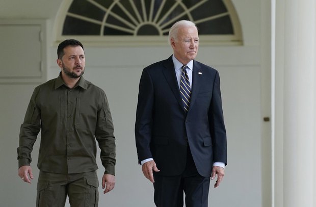 Zelenski visitó la Casa Blanca y pidió defensas aéreas; Biden habló de buscar paz “justa”