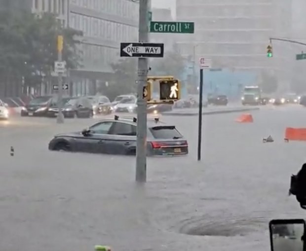 Video: impactantes inundaciones en Nueva York por la llegada de una tormenta costera