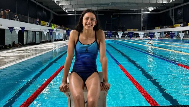 Nadando fuerte