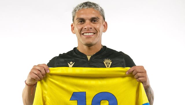 La pelota siempre a él
