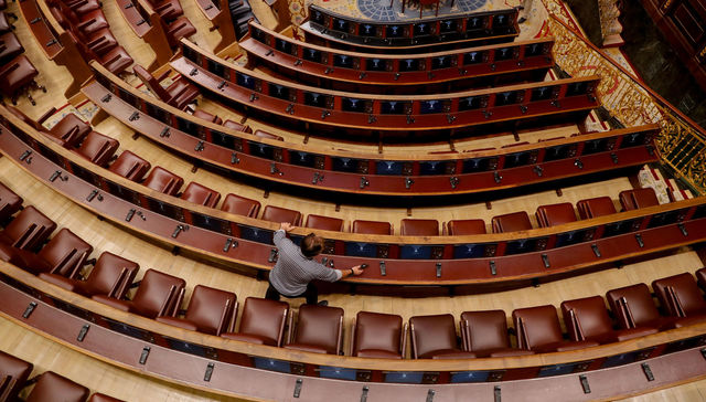 En galego, catalá o euskera