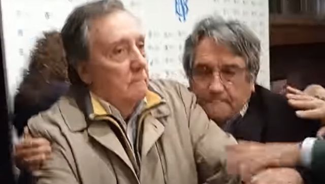 No se tiraron con flores