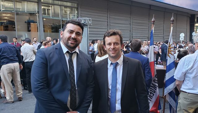 En la vereda de enfrente