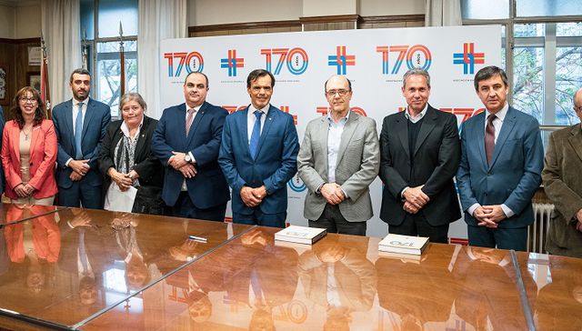 La Asociación Española y la Cámara de Comercio firmaron un convenio de beneficios