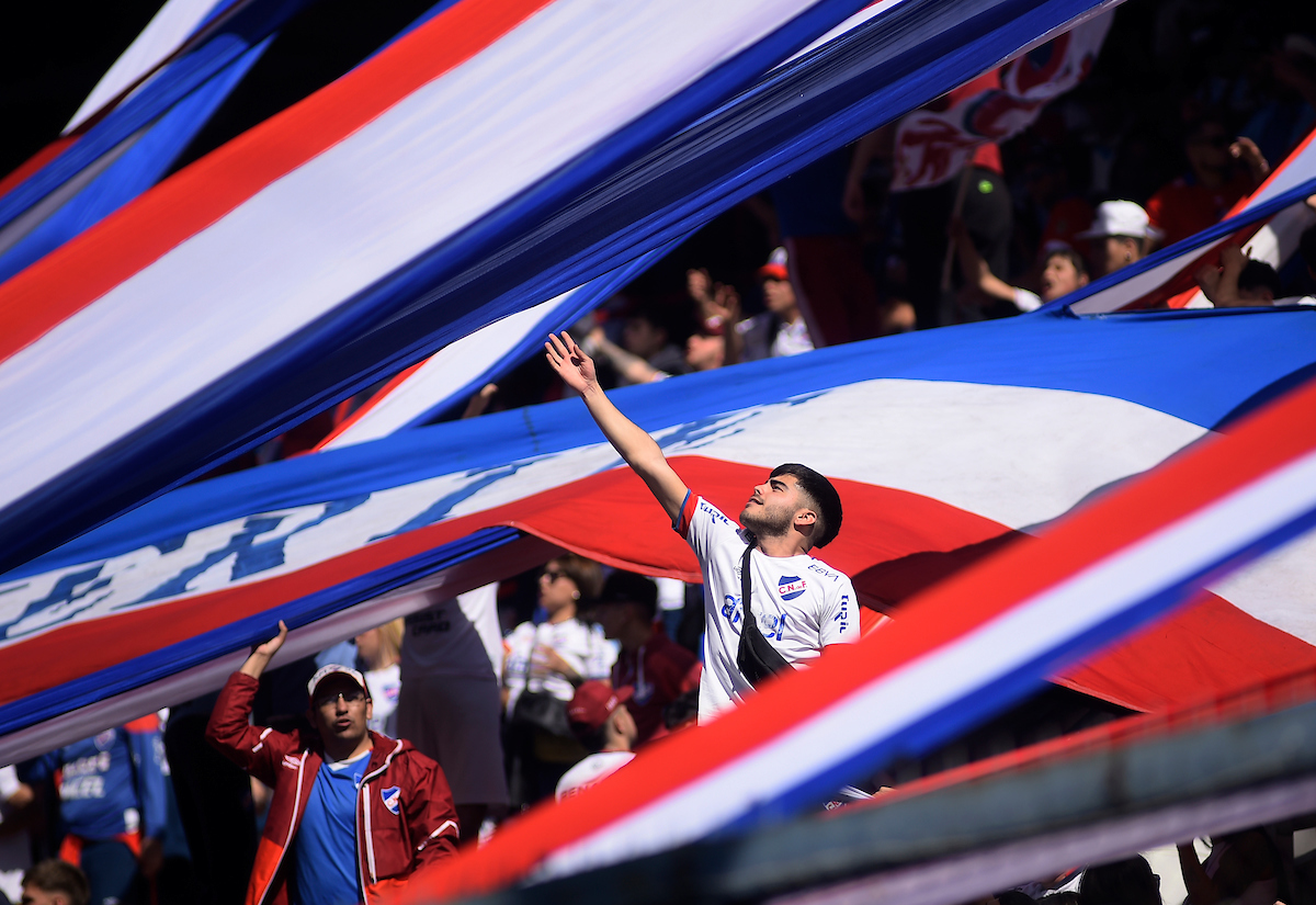 Autoridad sugiere cambiar la fecha del clásico del fútbol uruguayo por  seguridad