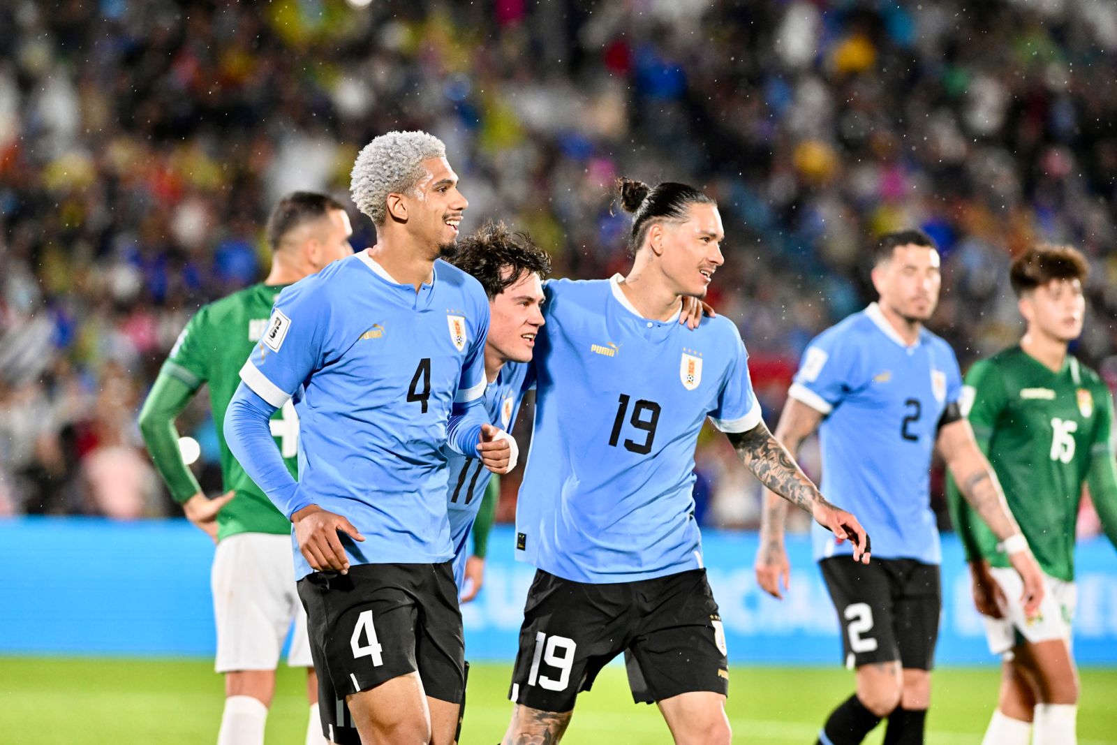 Eliminatorias: Uruguay, con suma tranquilidad, venció 3-0 a Bolivia en el Centenario