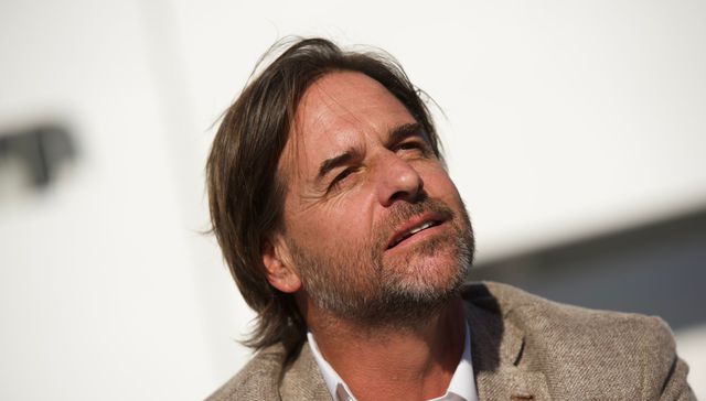 “Meter violín en bolsa”