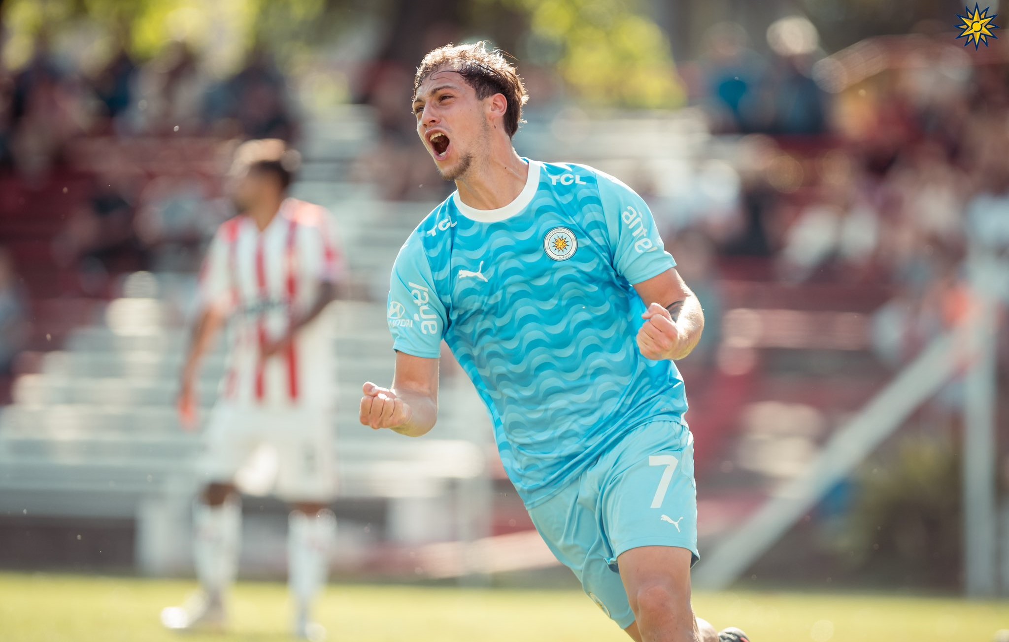 DSportsUY on X: ¡VICTORIA DEL CERVECERO! 🔚 ➡️ Racing derrotó 1️⃣-0️⃣ a Montevideo  City Torque en el primer partido de la décima fecha del torneo Clausura.  🟩⬜️ A. Alaniz 71'. 📸 @CampeonatoAUF