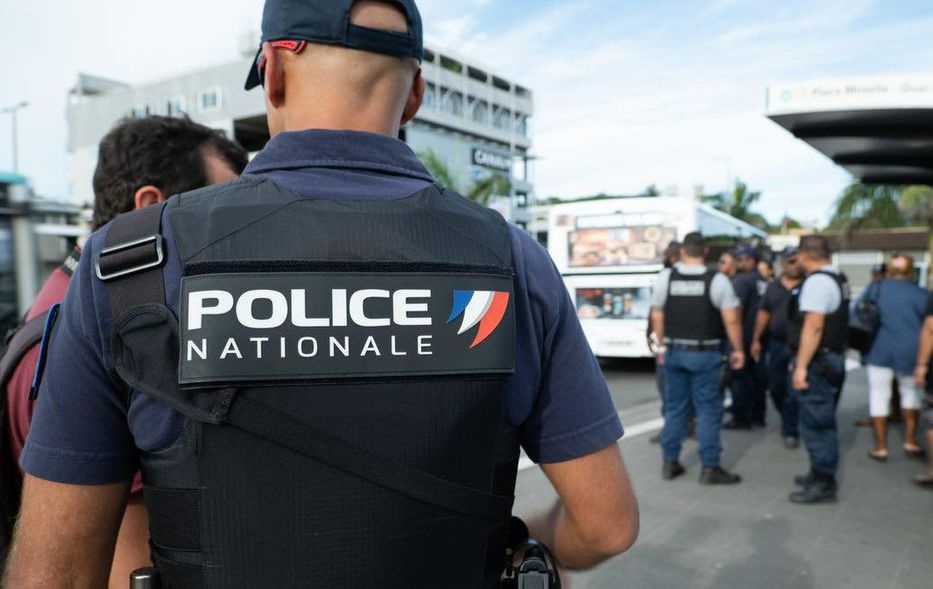 Encuentran muertos a dos niños dentro de un auto durante una ola de calor en Francia