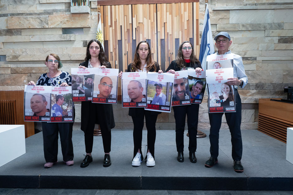Familiares de israelíes secuestrados en Montevideo - Foto: Javier Noceti / Montevideo Portal