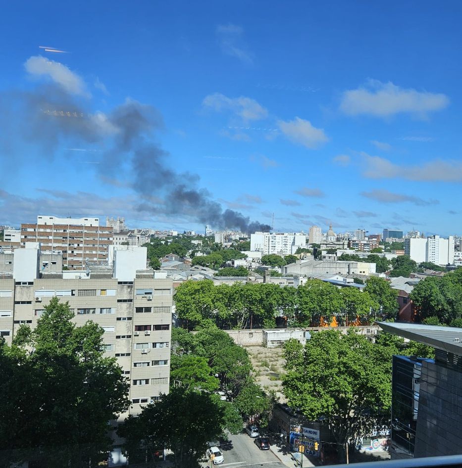 Incendio en Cordón. Foto: cedida a Montevideo Portal