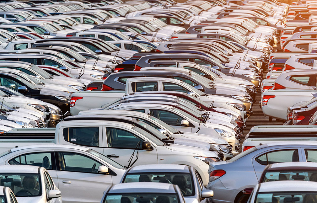 La UE exigirá que los autos nuevos incorporen más plástico reciclado desde 2028
