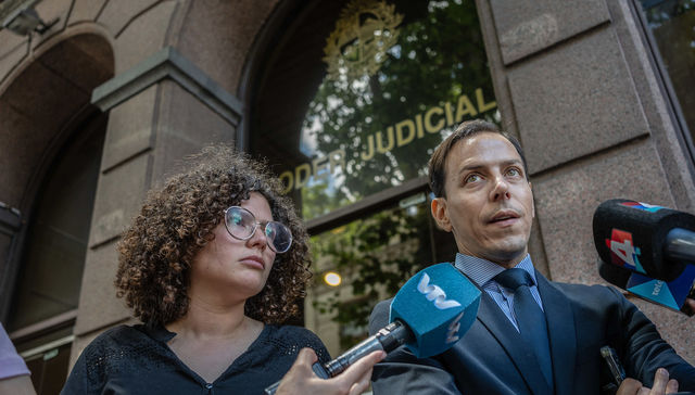 Poniendo estaba la gansa