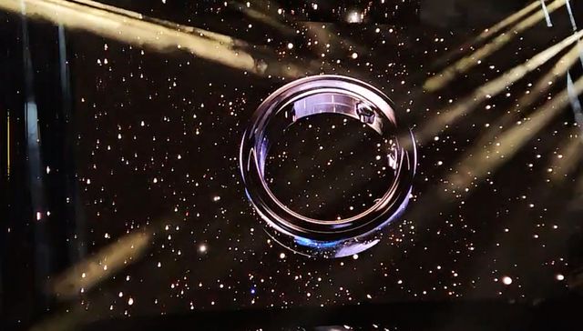 …y en la oscuridad, unirlos