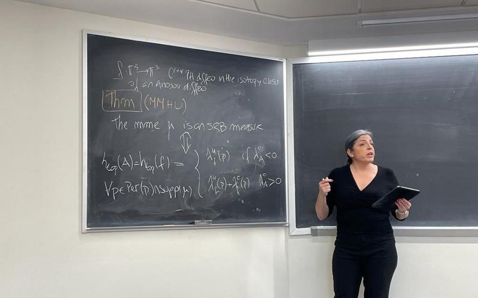 Rodríguez Hertz en una conferencia en la Universidad de Maryland, en mayo de 2023 - Foto: Cristina Lizana 