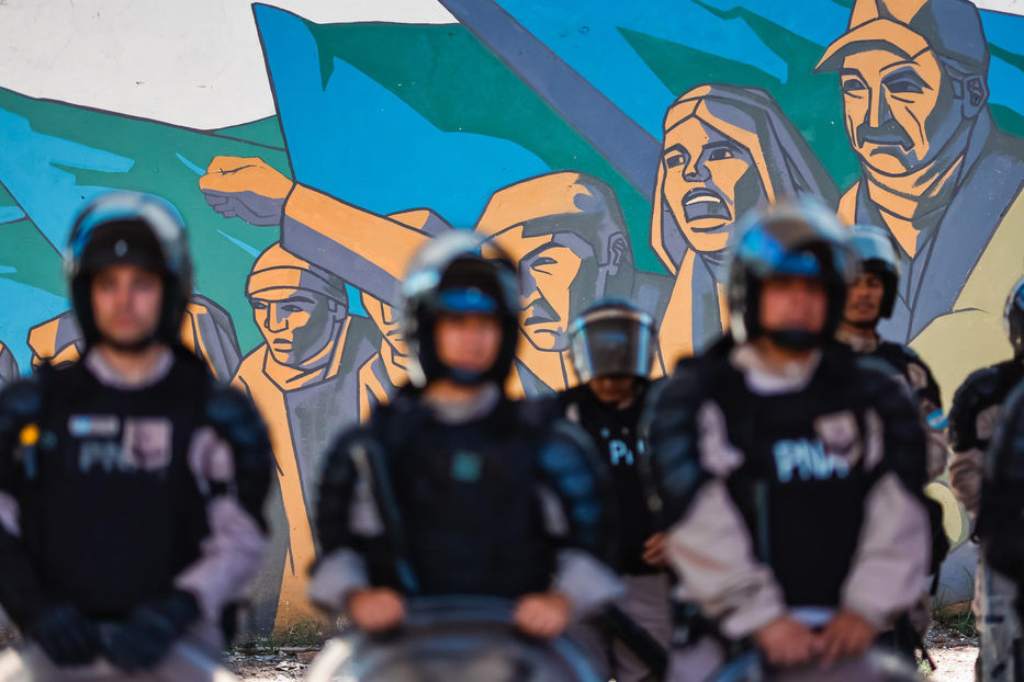 Fuerzas de la Policía Federal Argentina durante las movilizaciones. Foto: Juan Ignacio Roncoroni / EFE