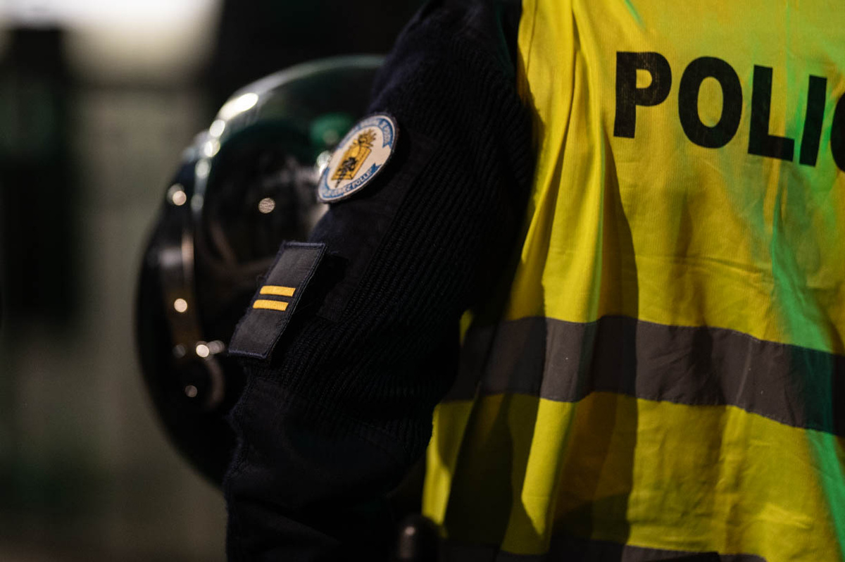 Delincuentes dieron tres balazos a un policía de particular para intentar robarle la moto