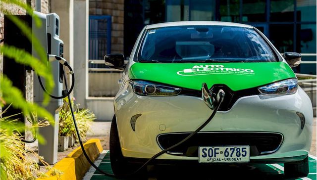 ¿Estás pensando en comprar un auto eléctrico? Esto es lo que tenés que saber