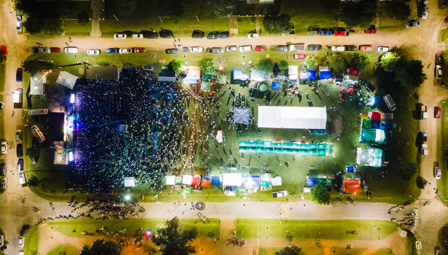 De fiesta con los vecinos