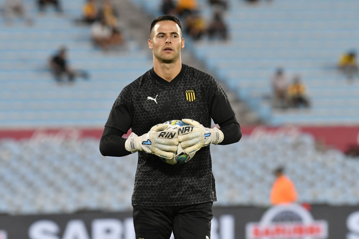 De Amores había acordado con Central Español pero finalmente jugará en Deportivo Maldonado
