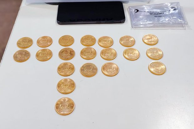 Aduana argentina incautó 20 monedas de oro a ciudadano uruguayo que viajaba a Colonia