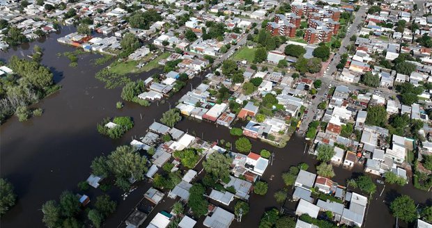 OSE exonerará el pago de tarifas a las personas desplazadas por las inundaciones