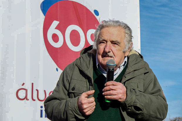 Mujica: para resolver la pobreza “hay que meterle la mano en el bolsillo a 50.000 tipos”