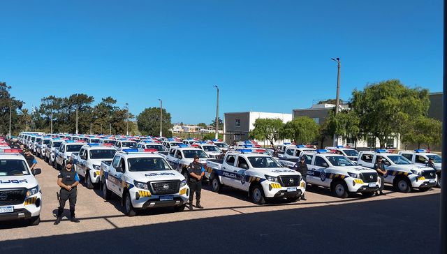 El Ministerio del Interior se reforzó con 150 nuevas camionetas Nissan