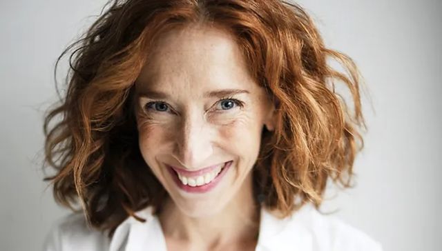 Flora Proverbio: “De invisibles a plateadas. Cuando nosotras brillamos, el mundo es mejor”