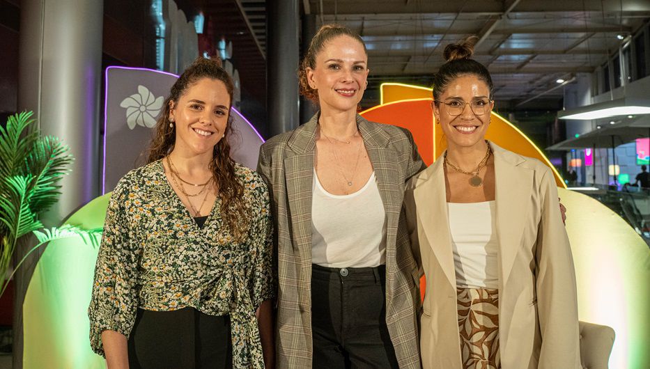 Victoria Gherzo, Miriam De Paoli y Florencia Sagasti. Foto: cedida a Montevideo Portal