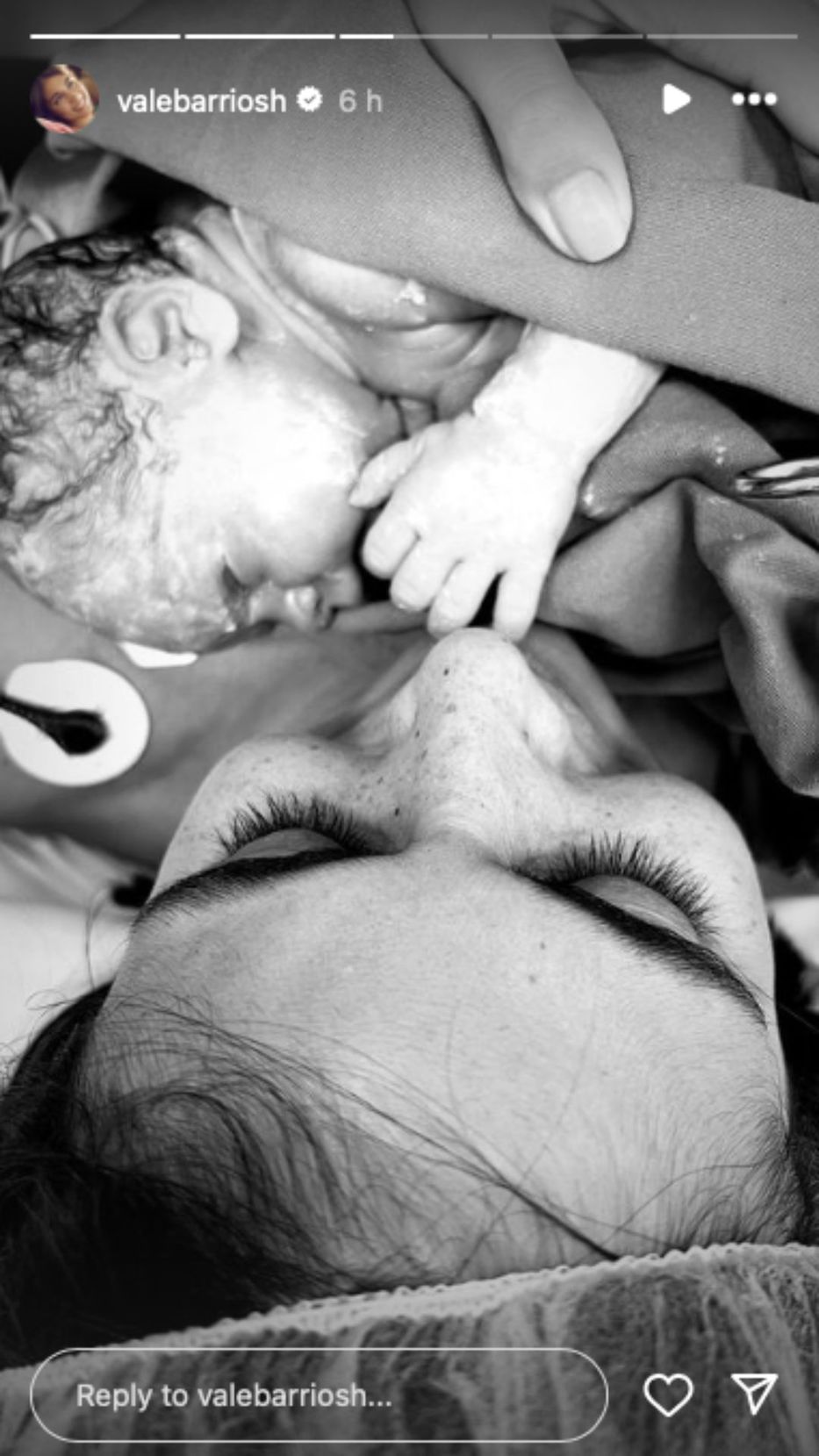 Foto: capturas historias de Instagram / @valebarriosh