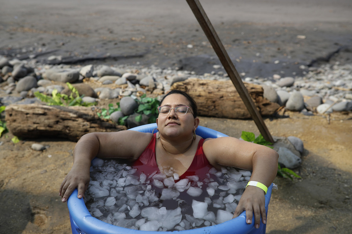 Baño de hielo tras entrenar: un estudio duda del beneficio... ¿Servirá más el calor?