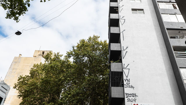 Los Tontos, Los Traidores...