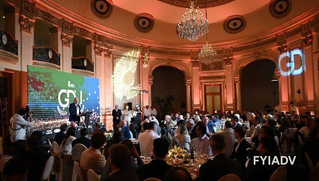 Estatuillas y novedades