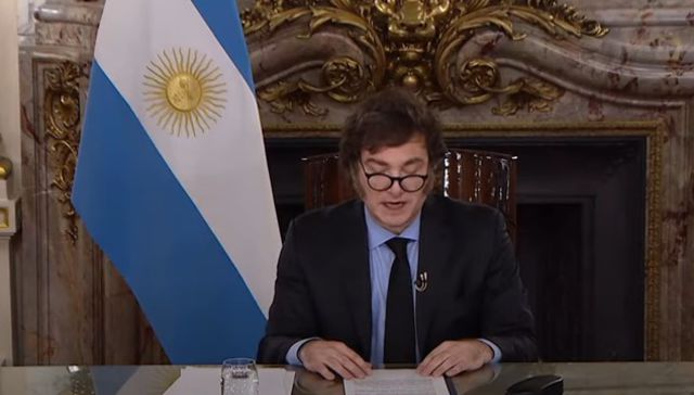 Emisión y motosierra